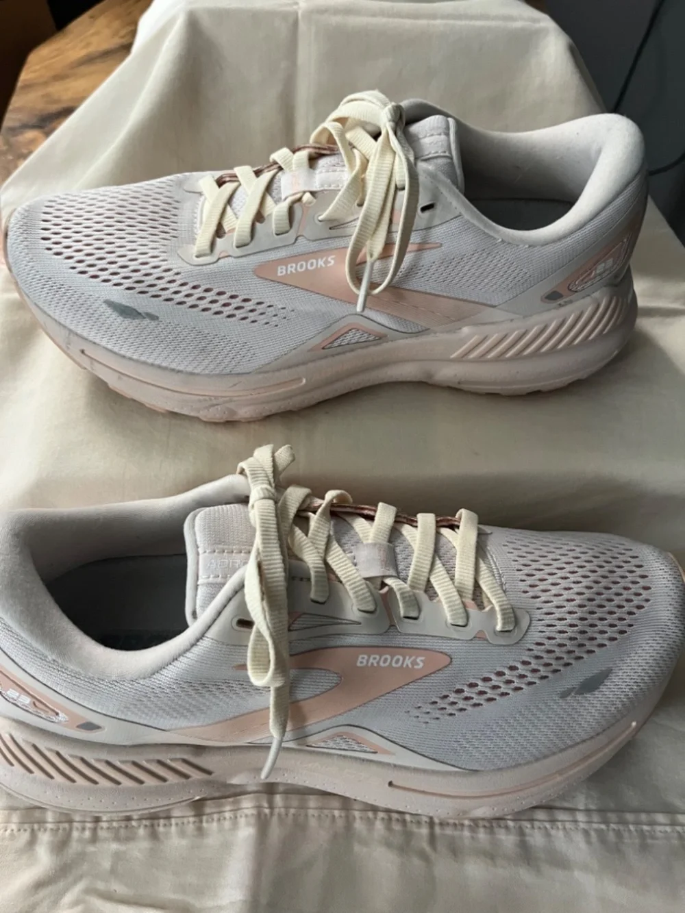 Brooks very clean
